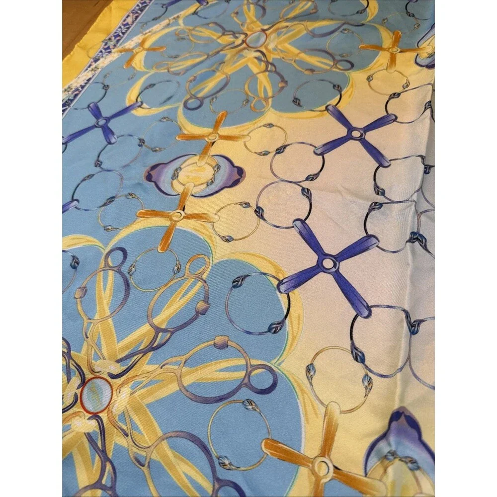 Cristella blue yellow